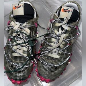 OFF WHITE WOMENS Nike Black and White  Sneakers